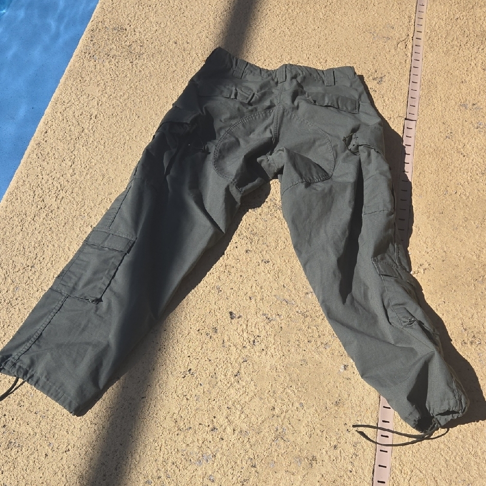 Men's Outdoor Cargo Pants - Olive #AS2 - Picture 3 of 4